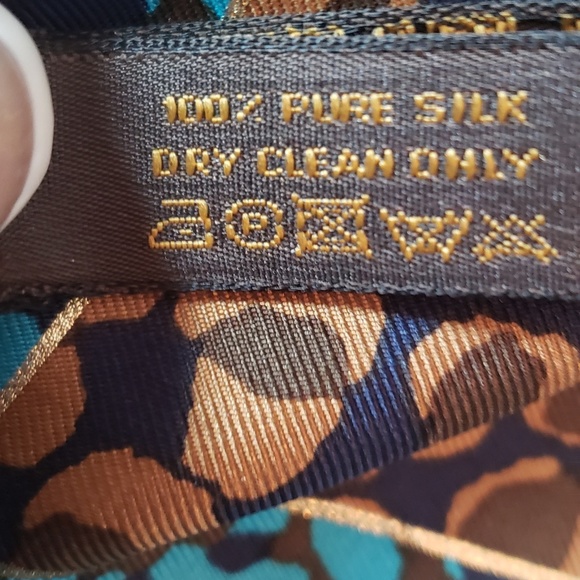 Lous Vuitton 100% Silk Scarf - Picture 8 of 8